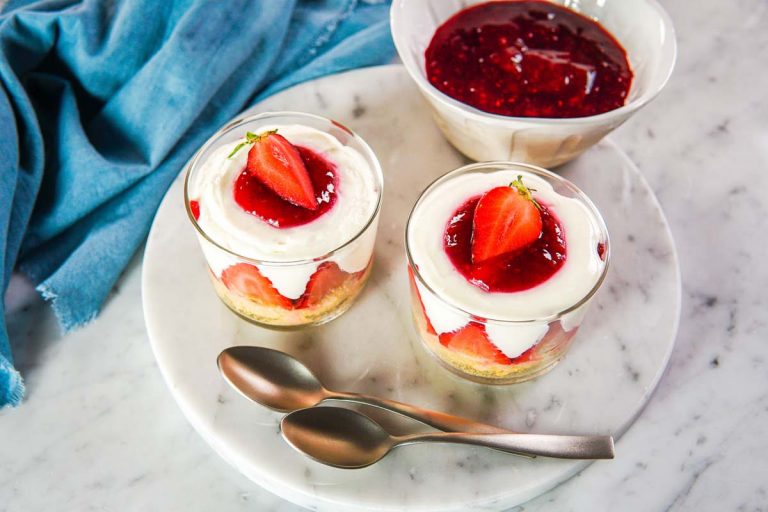 cheesecake allo yogurt e fragole