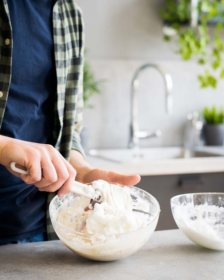 preparare i muffin di albumi montati