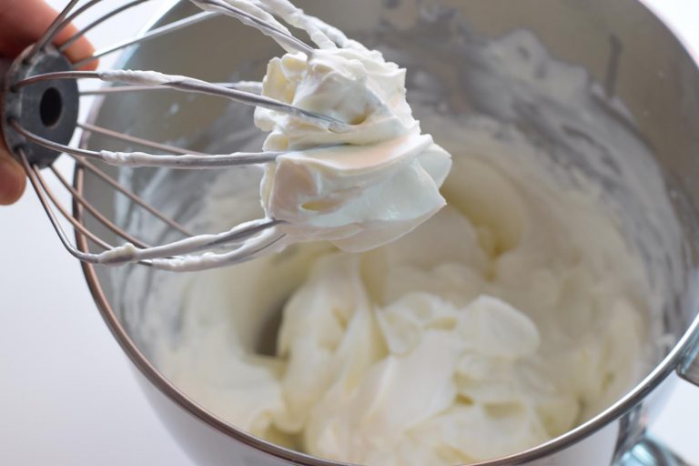 crema allo yogurt greco senza cottura