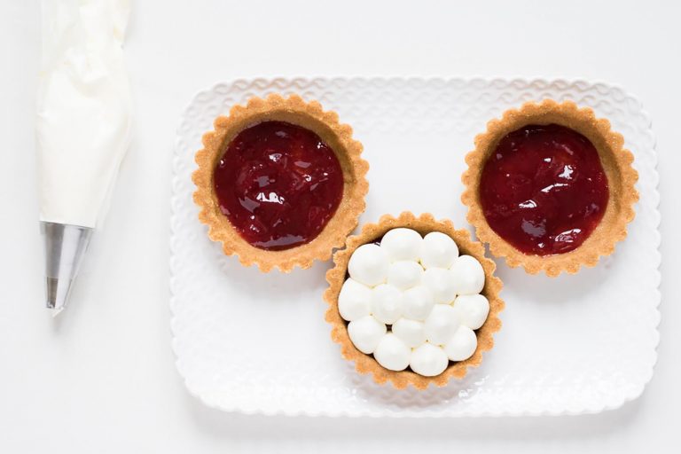 crostatine crema e fragole