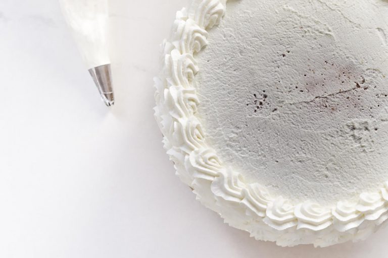 decorare la torta con panna montata