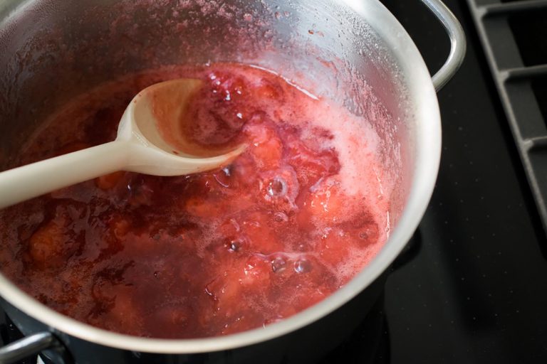 mousse di fragole e cioccolato