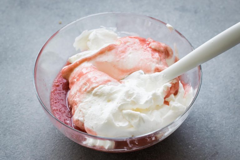 mousse di fragole per crostata