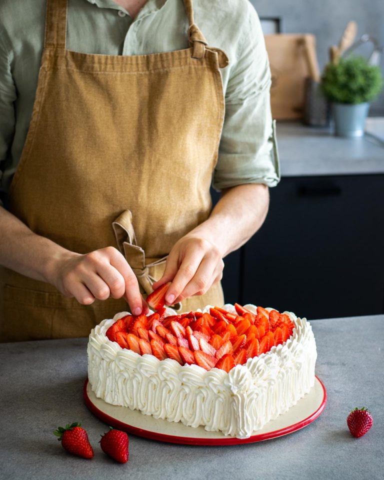 ricetta torta panna e fragole