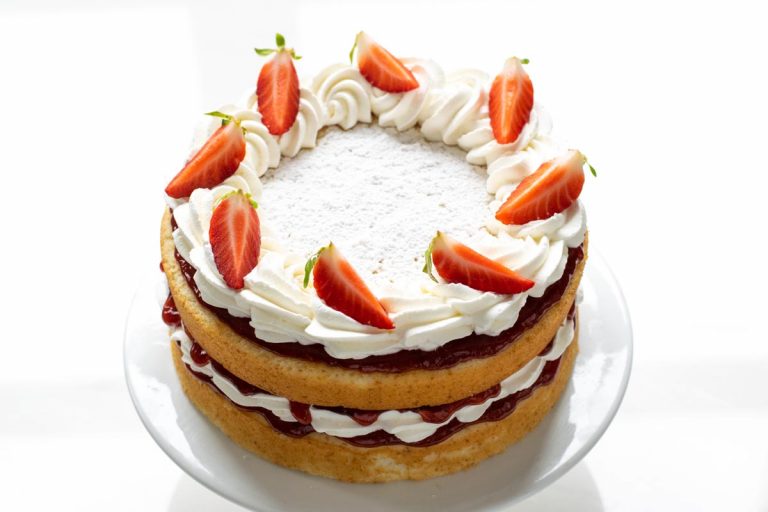 victoria sponge cake