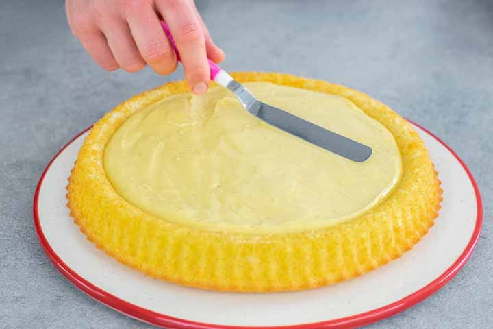 crostata morbida con crema e fragole