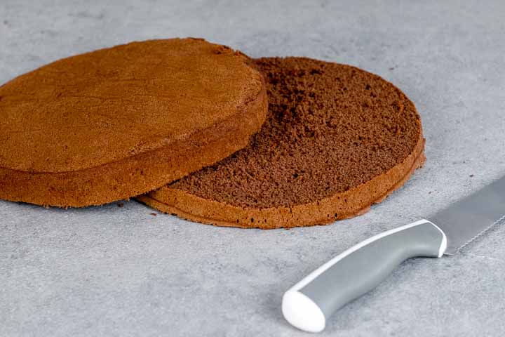 torta con pan di spagna al cacao