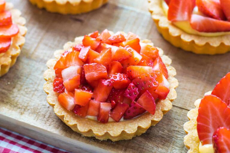 crostatine crema e fragole