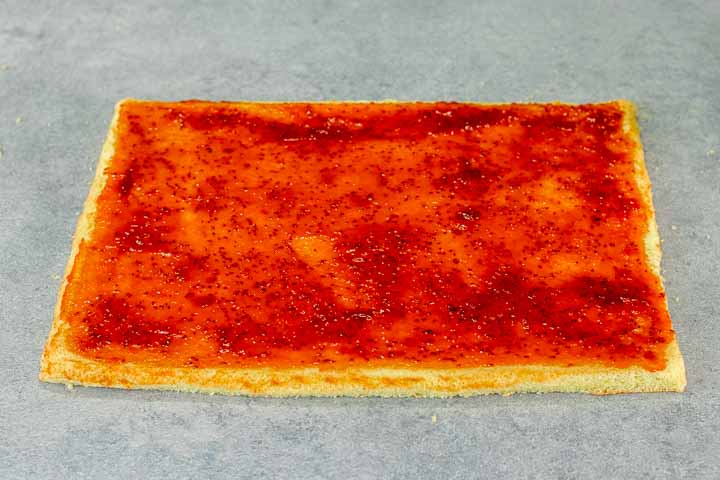 rotolo dolce con marmellata