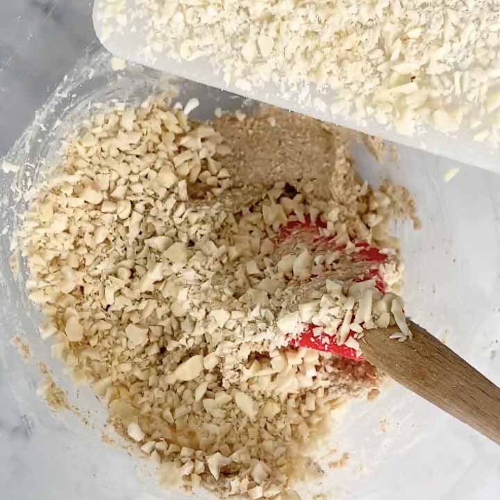 biscotti con avena e frutta secca