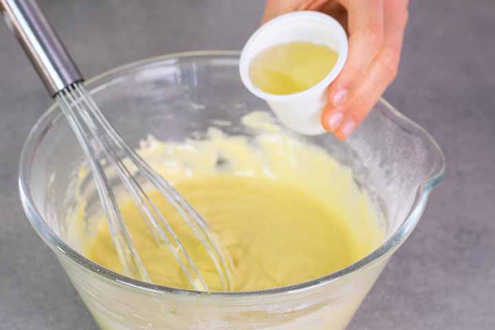 torta di mele con yogurt e olio di girasole