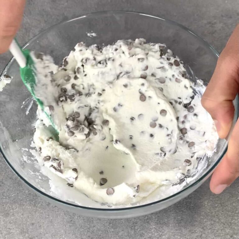 sbriciolata ricotta e gocce di cioccolato