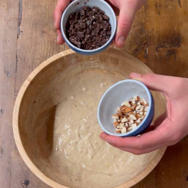 dolce con banane mature