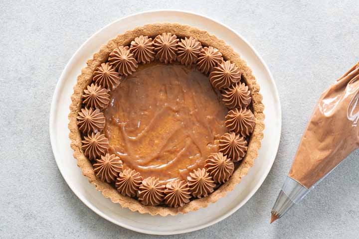 crostata al cioccolato e nocciole