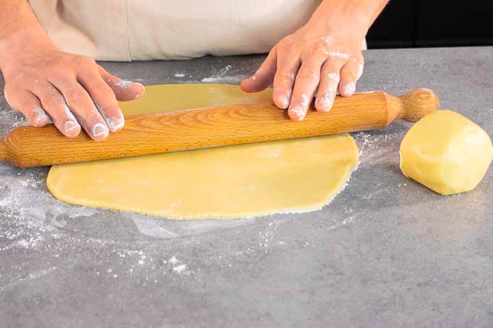 crostata con crema pasticcera al cioccolato