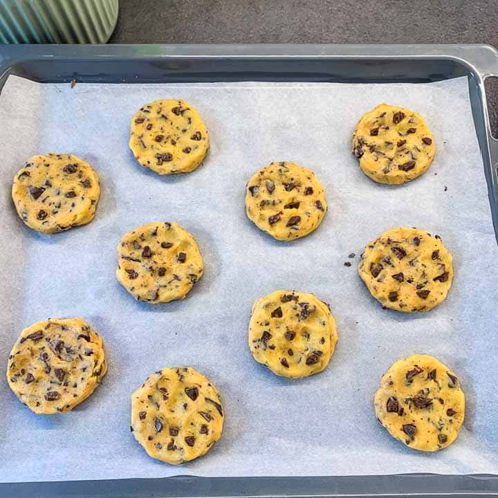 crumbl cookie