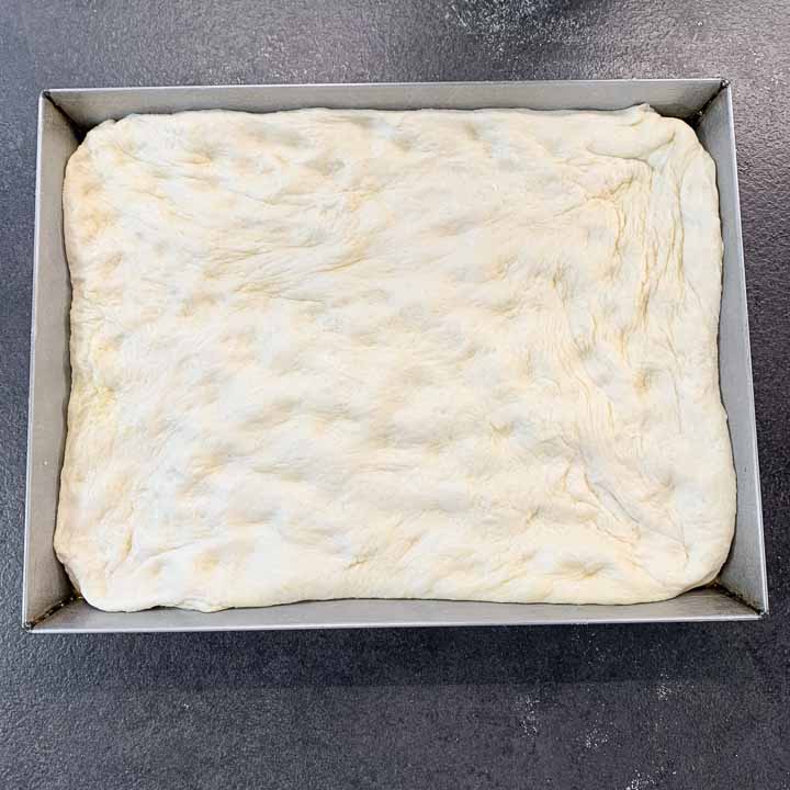 pizza fatta in casa in teglia