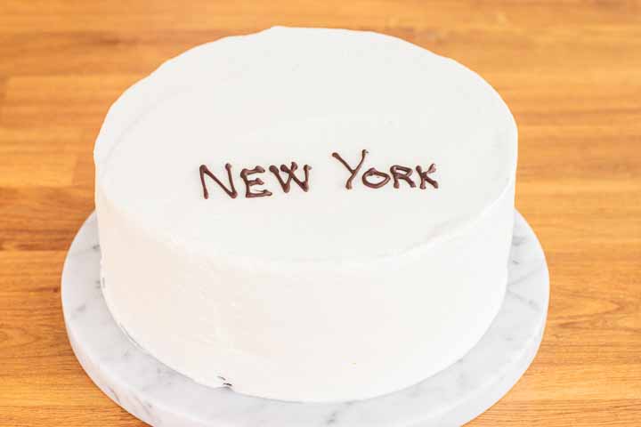 torta con scritta