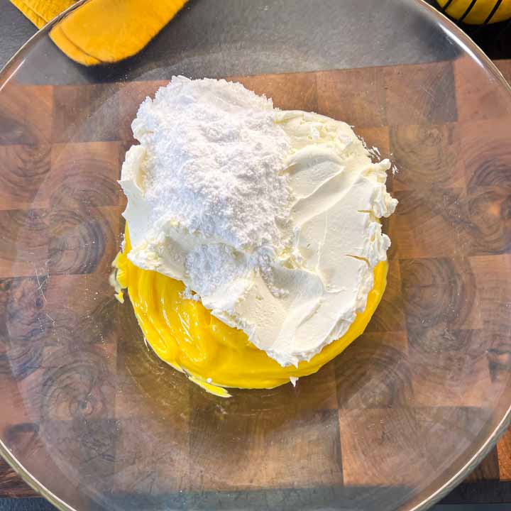 tiramisù al limone con mascarpone e panna