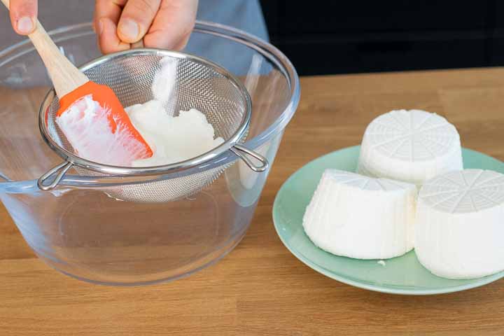 crostata di ricotta e marmellata di amarene
