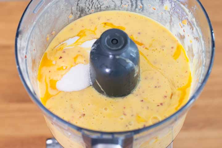 torta con pesche fresche