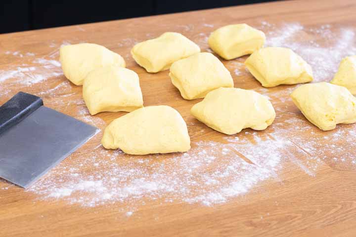 pratziereddas de arrescottu