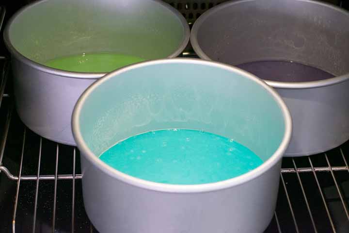 pan di spagna colorato