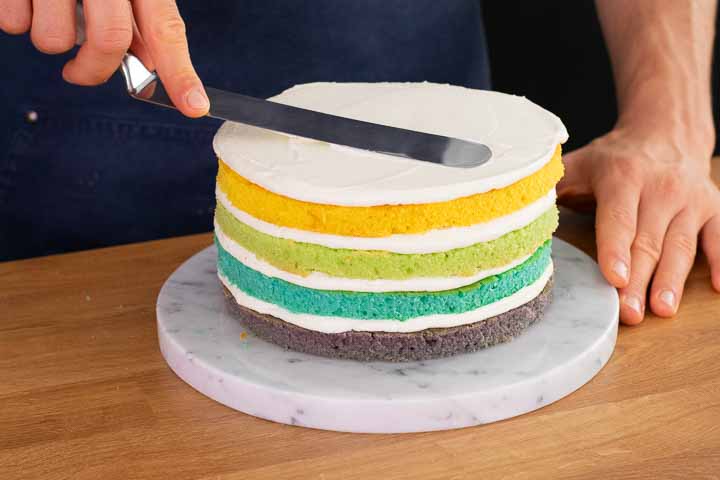 torta tema arcobaleno